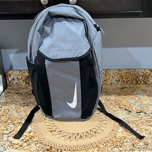 Nike backpack like new no wear and tear no rips